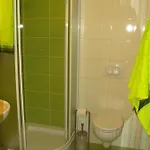 瑟维斯综合公寓酒店 *