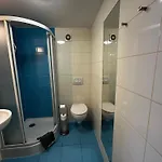 瑟维斯综合公寓酒店 *