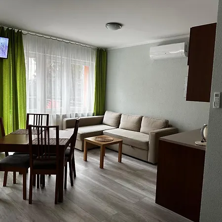 アパート Kompleks Apartament-serwis クラクフ